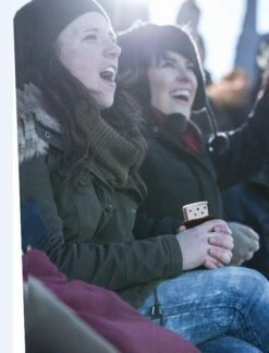 Zippo 6-Hour High Polish Chrome Refillable Hand Warmer 14 Zippo 6-Hour High Polish Chrome Refillable Hand Warmer -Zippo 40321lifestyle2